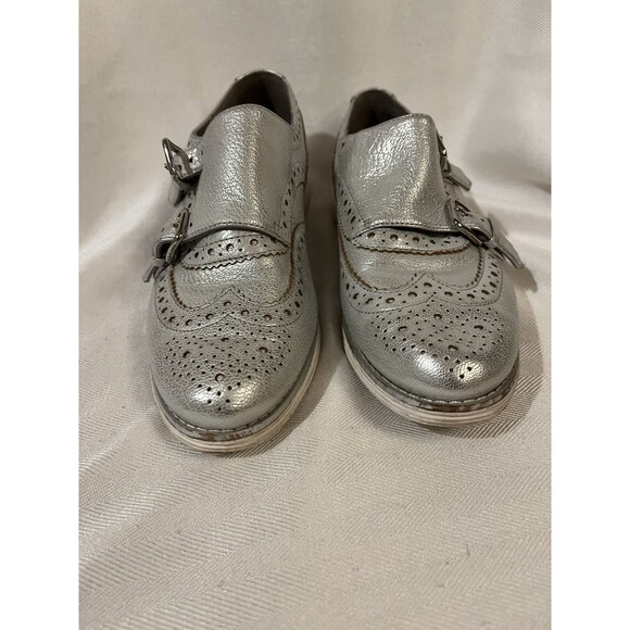 Cole Haan Silver Metallic Buckle Wingtip‎ Leather Comfort Loafer Women Size 6 - Picture 2 of 9